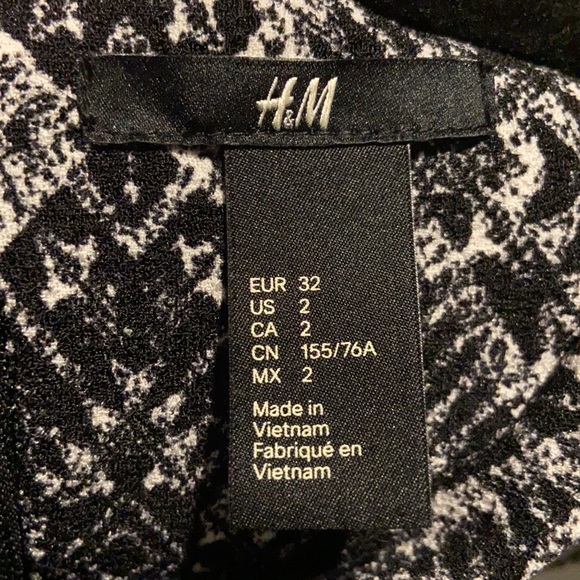 Size 2 H&M Cap Sleeve Printed Dress - Picture 5 of 5